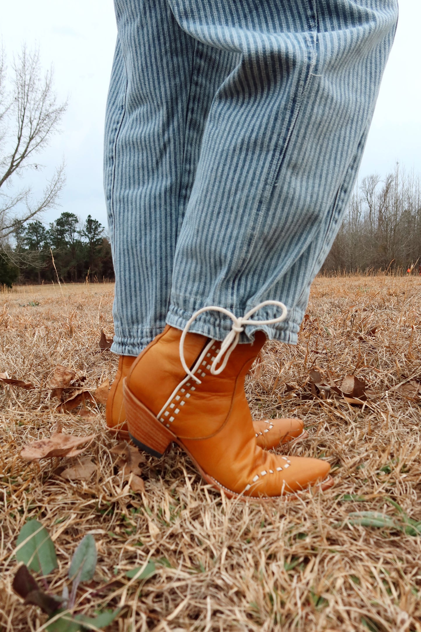 Knot Tie Striped Barrel Jeans
